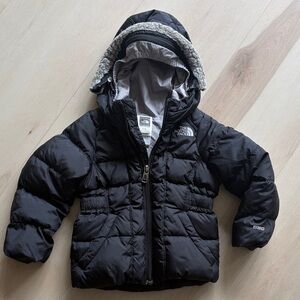 North Face girls 550 black coat toddler sz 2T